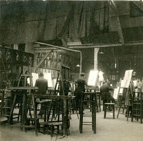 Atelier de l'Académie Julian à Paris vers [1948].