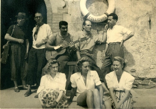 Groupe d'amis avec Jules Cavaillès à Collioure.