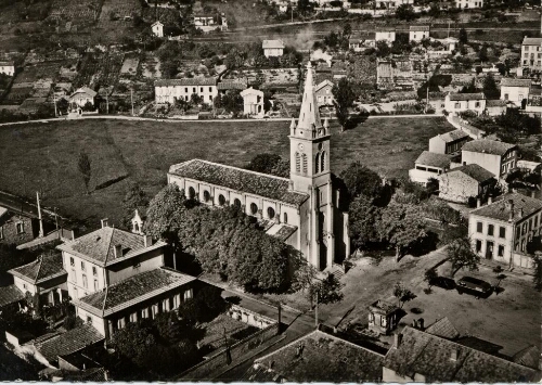 Vue aérienne sur l'église Sainte-Cécile.