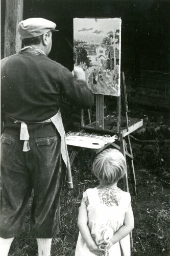 Le peintre Jules Cavaillès devant son chevalet à Ruokolahti en Finlande en 1955.